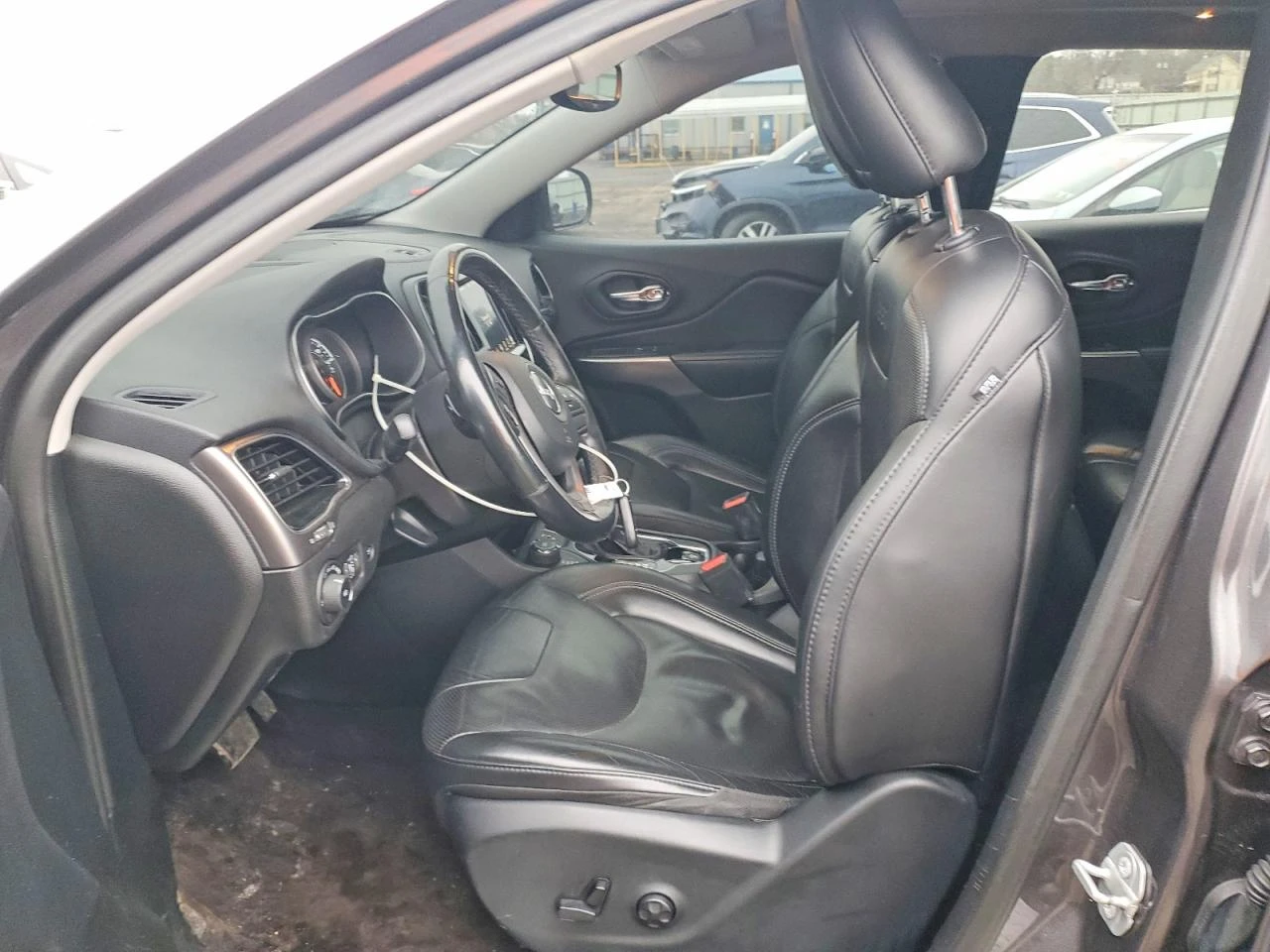 Jeep Cherokee 3.2l Limited, снимка 7 - Автомобили и джипове - 54713476