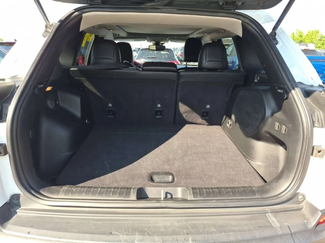 Jeep Cherokee * X * CARFAX * ПОДГРЕВИ * ПАНО * 2 КЛЮЧА * , снимка 13 - Автомобили и джипове - 54821310