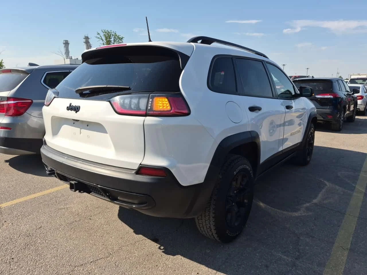 Jeep Cherokee * X * CARFAX * ПОДГРЕВИ * ПАНО * 2 КЛЮЧА * , снимка 3 - Автомобили и джипове - 54821310