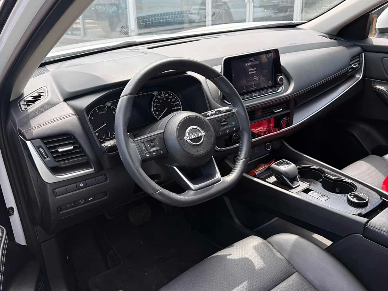 Nissan Rogue AWD SV PREMIUM| PANO| 360| LANE ASSIST| , снимка 7 - Автомобили и джипове - 55431335