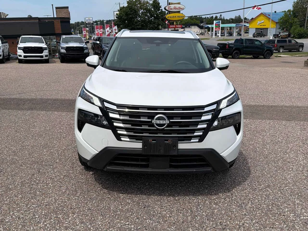 Nissan Rogue AWD SV PREMIUM| PANO| 360| LANE ASSIST| , снимка 5 - Автомобили и джипове - 55431335