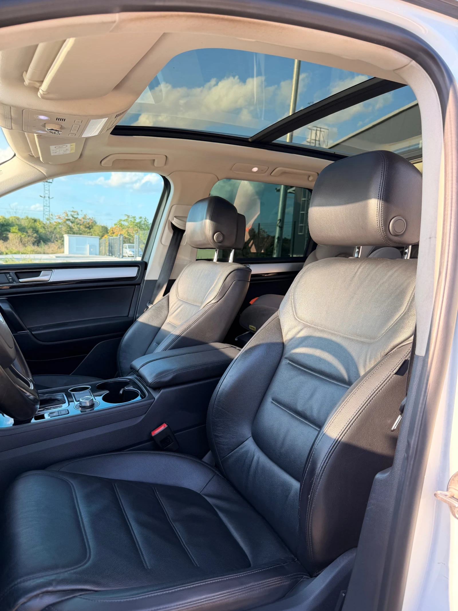 VW Touareg 3.0, снимка 9 - Автомобили и джипове - 55667522