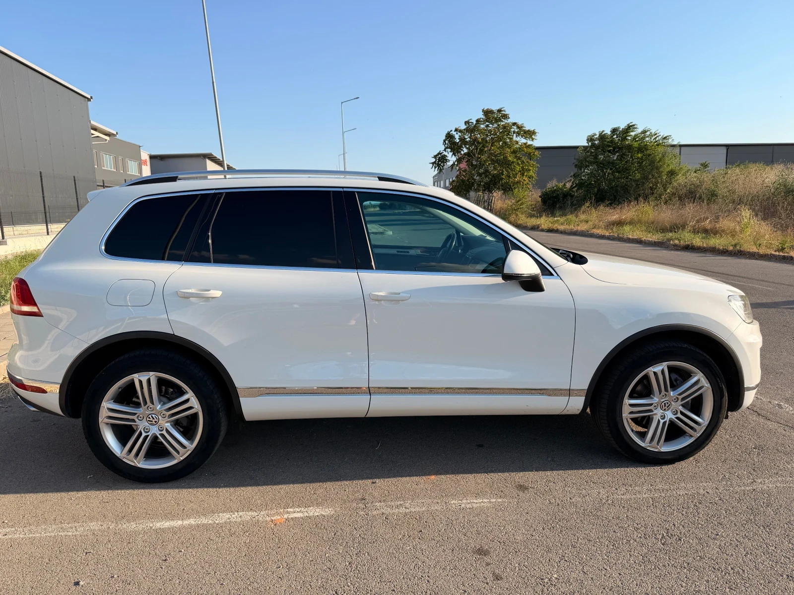 VW Touareg 3.0, снимка 7 - Автомобили и джипове - 55667522