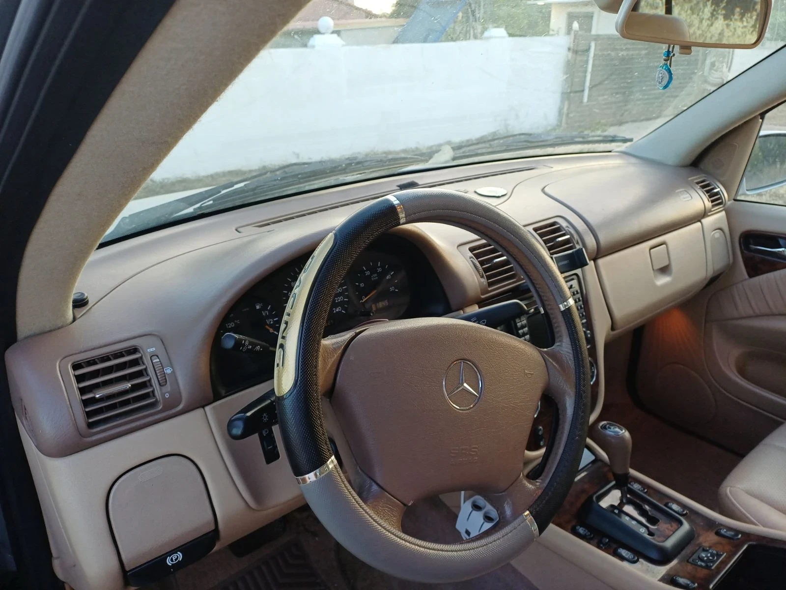 Mercedes-Benz ML 270, снимка 8 - Автомобили и джипове - 55670266