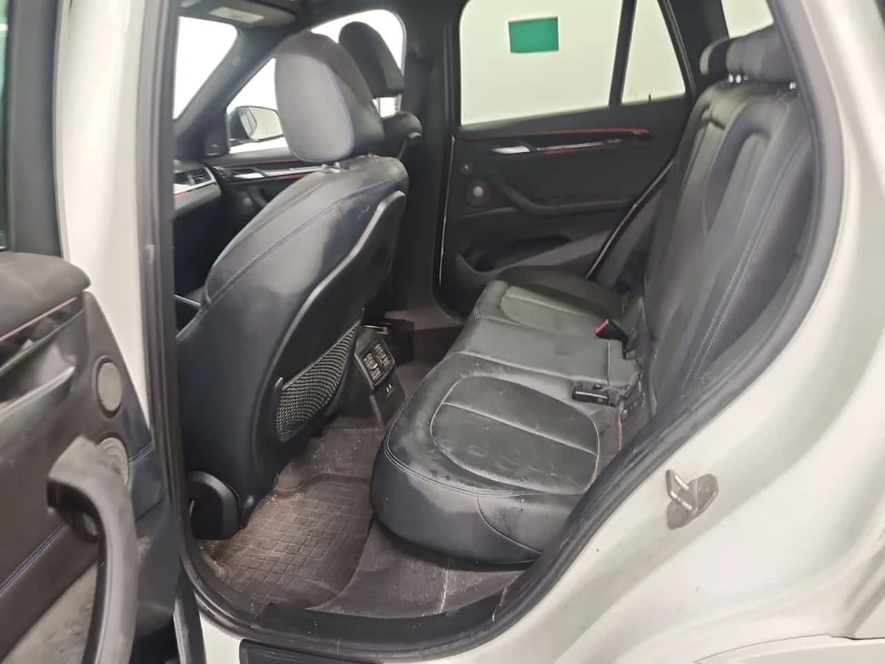BMW X1 XDRIVE28I* ����� �-�����* HUD* HAR/KAR* PANO*  | Mobile.bg � ����������� 12