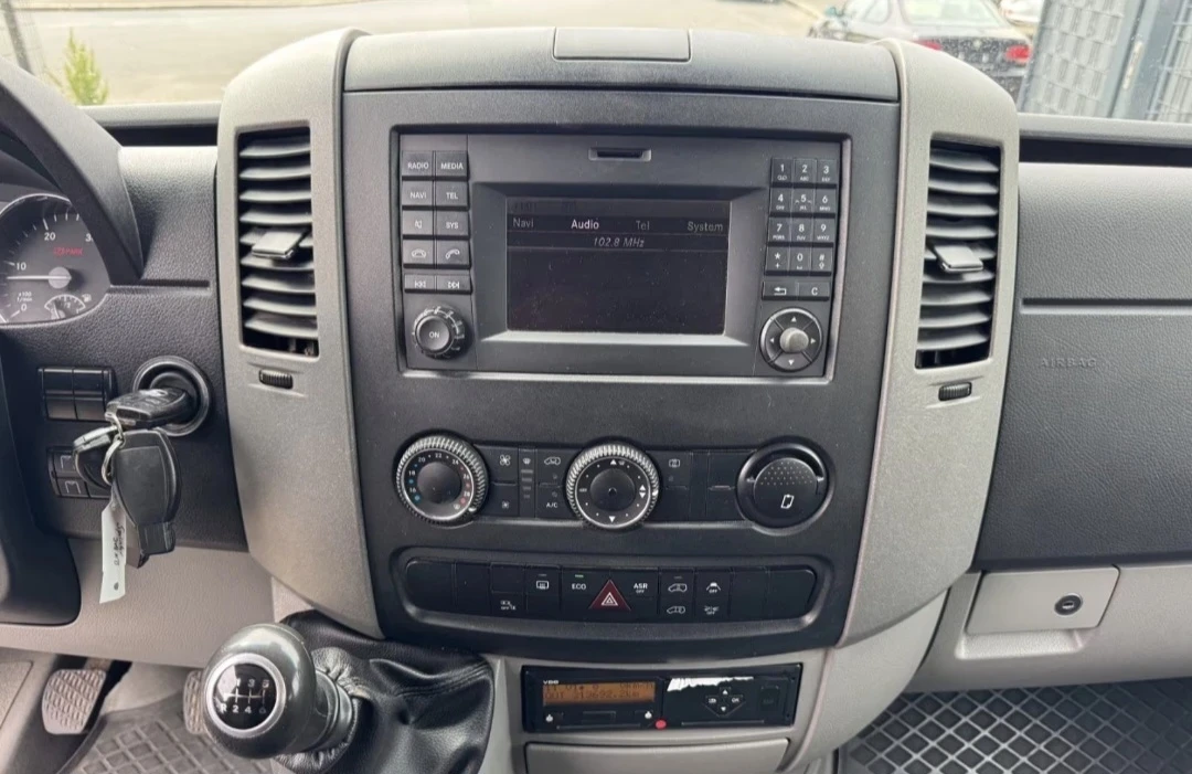 Mercedes-Benz Sprinter 319 8+ 1* места* КЛИМАТРОНИК* , снимка 11 - Бусове и автобуси - 54948175