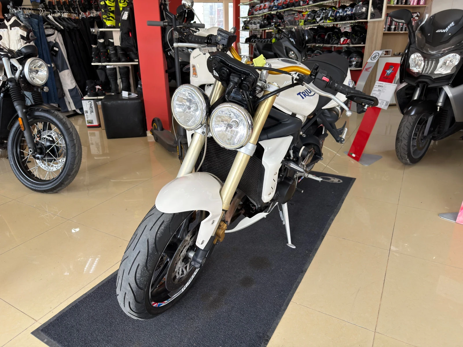 Triumph Street Twin 675, снимка 11 - Мотоциклети и мототехника - 54135732