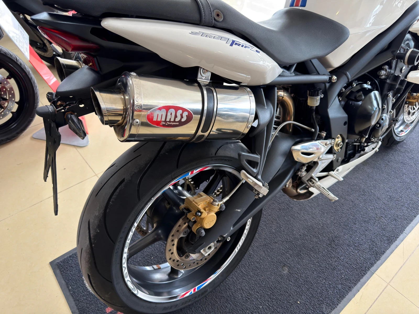 Triumph Street Twin 675, снимка 5 - Мотоциклети и мототехника - 54135732