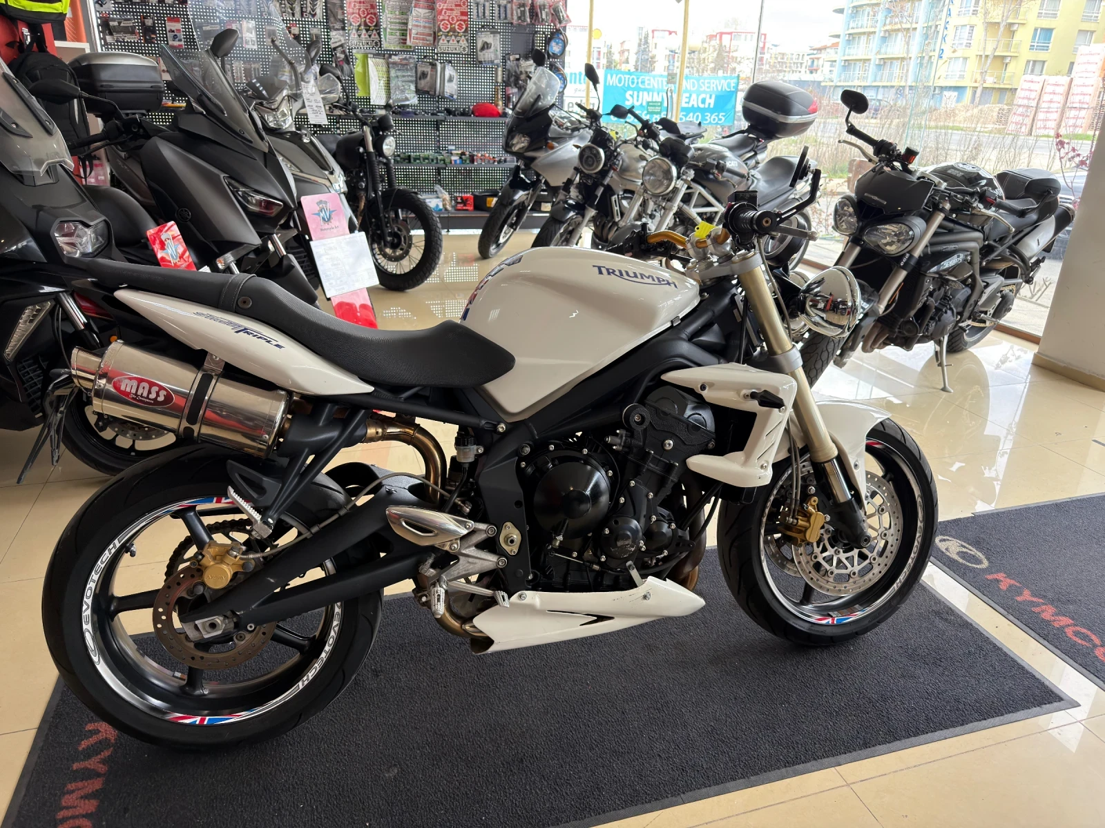 Triumph Street Twin 675, снимка 4 - Мотоциклети и мототехника - 54135732