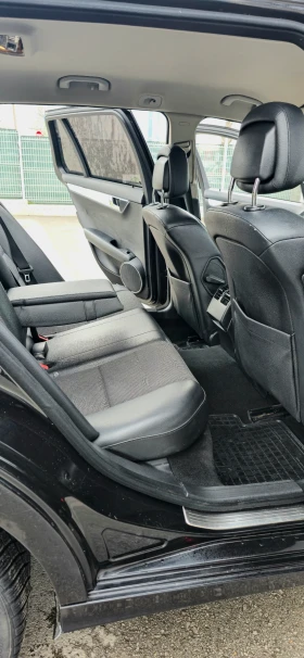 Mercedes-Benz C 320, снимка 11