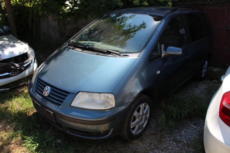 VW Sharan 1.9 TDI автоматик, снимка 9 - Автомобили и джипове - 47403534