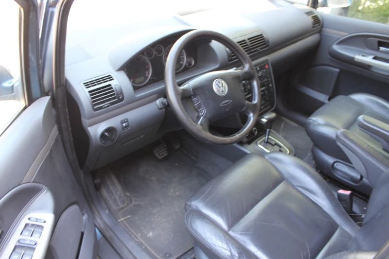 VW Sharan 1.9 TDI автоматик, снимка 5 - Автомобили и джипове - 47403534