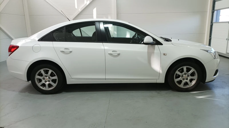 Chevrolet Cruze 2.0 d Automat 129.000 km !!!, снимка 5 - Автомобили и джипове - 47363965