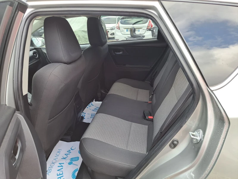 Toyota Auris 1.8 HYBRID, снимка 11 - Автомобили и джипове - 52562862