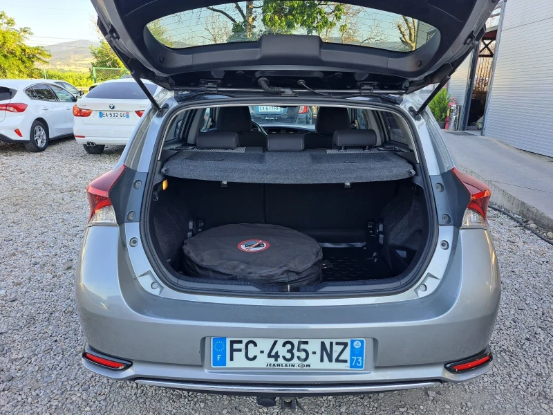 Toyota Auris 1.8 HYBRID, снимка 16 - Автомобили и джипове - 52562862