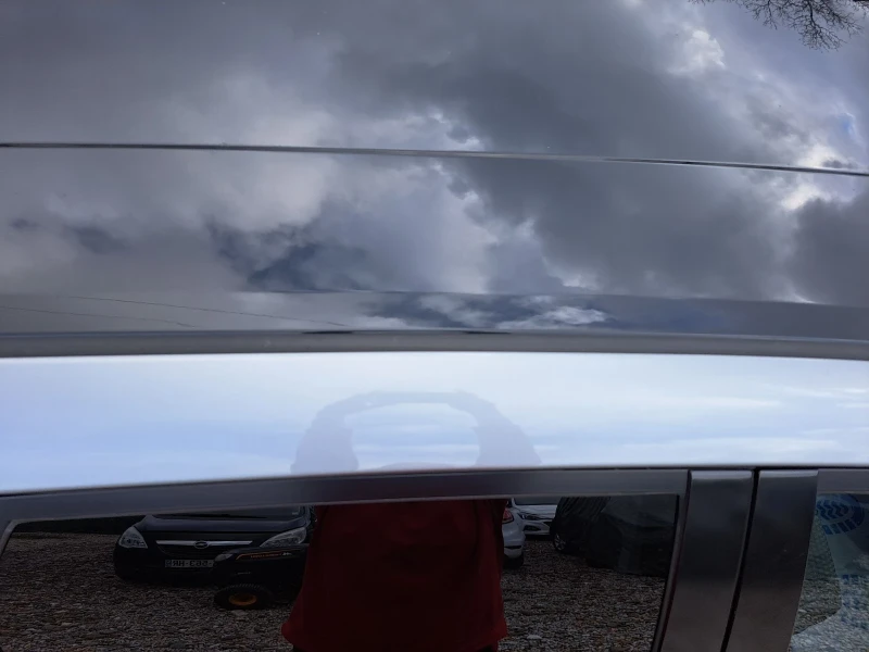 Toyota Auris 1.8 HYBRID, снимка 14 - Автомобили и джипове - 52562862