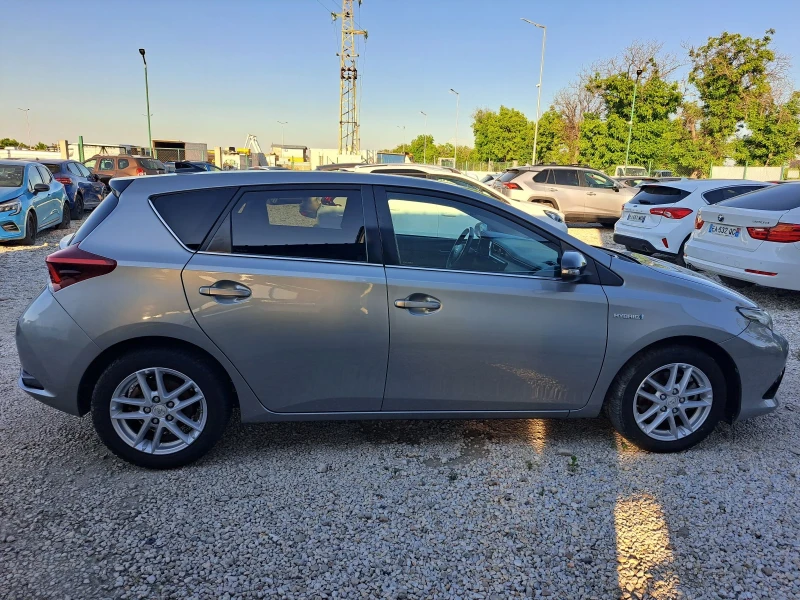 Toyota Auris 1.8 HYBRID, снимка 7 - Автомобили и джипове - 52562862