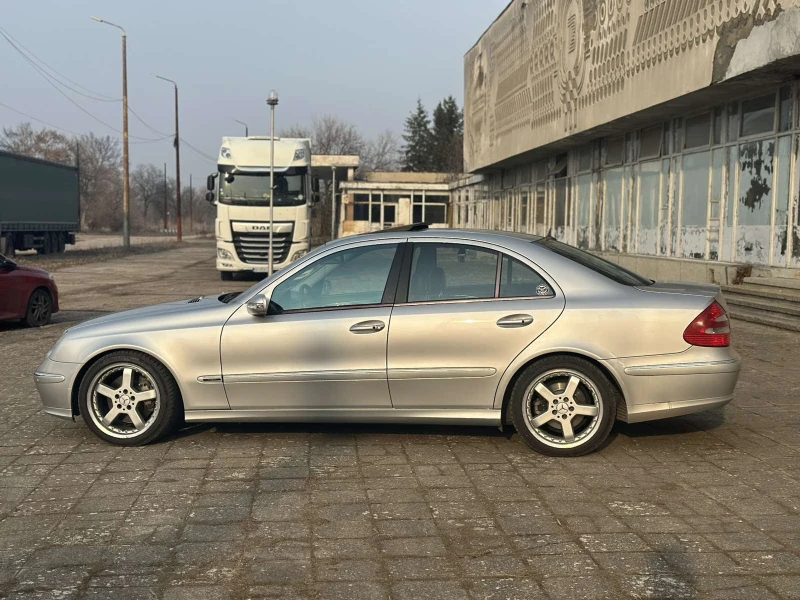 Mercedes-Benz E 500, снимка 4 - Автомобили и джипове - 49304357