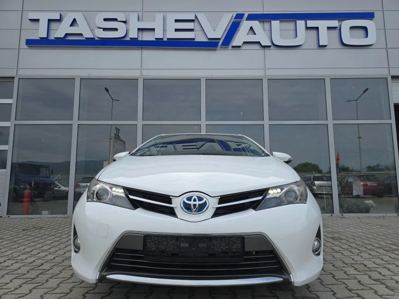 Toyota Auris 1.8 HYBRID!!KAMEРА!!, снимка 3 - Автомобили и джипове - 52322559