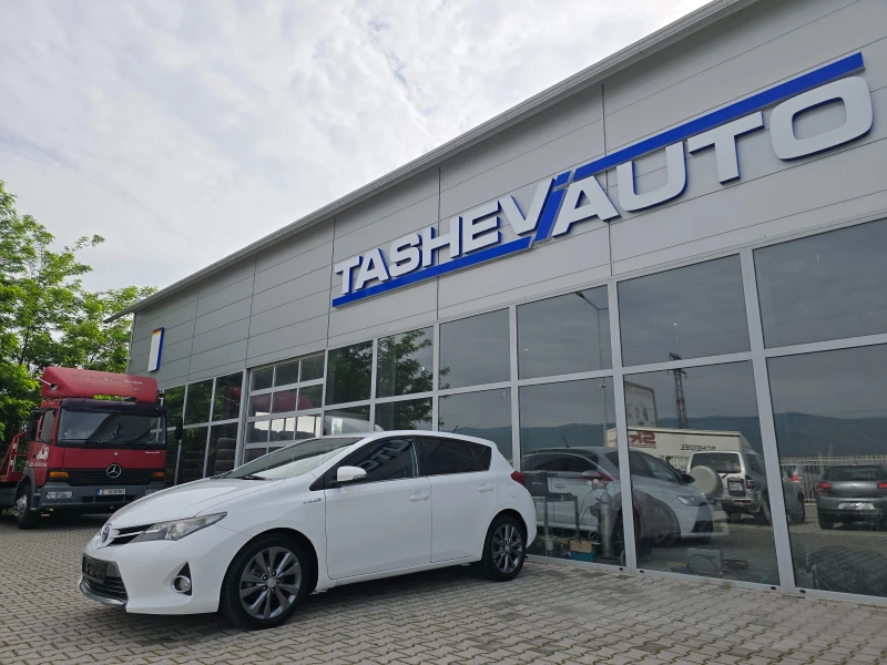 Toyota Auris 1.8 HYBRID!!KAMEРА!!, снимка 4 - Автомобили и джипове - 52322559