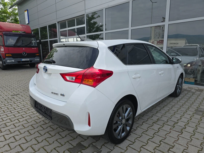 Toyota Auris 1.8 HYBRID!!KAMEРА!!, снимка 6 - Автомобили и джипове - 52322559