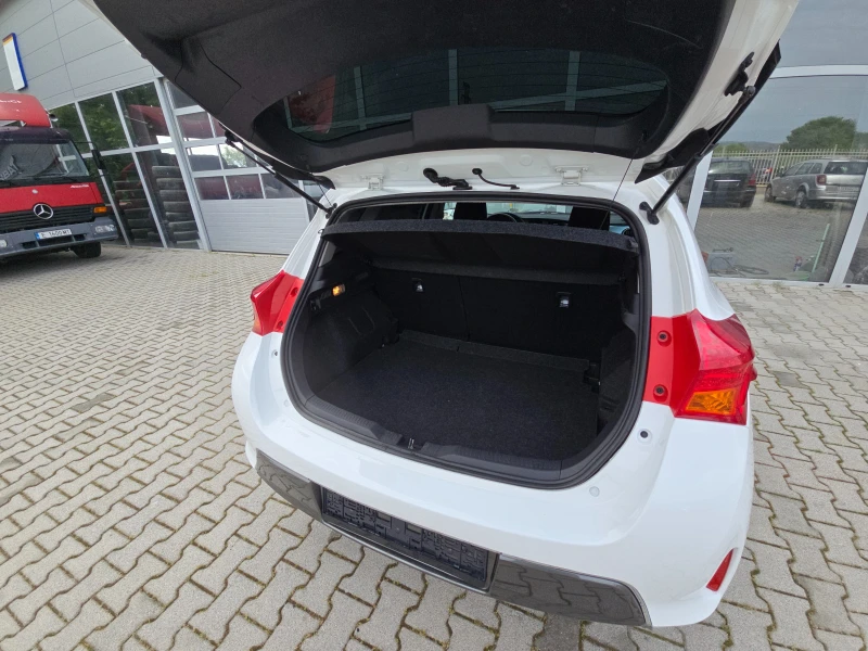 Toyota Auris 1.8 HYBRID!!KAMEРА!!, снимка 15 - Автомобили и джипове - 52322559