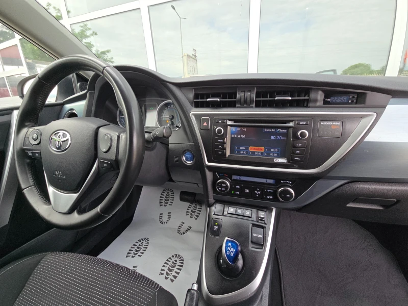 Toyota Auris 1.8 HYBRID!!KAMEРА!!, снимка 14 - Автомобили и джипове - 52322559