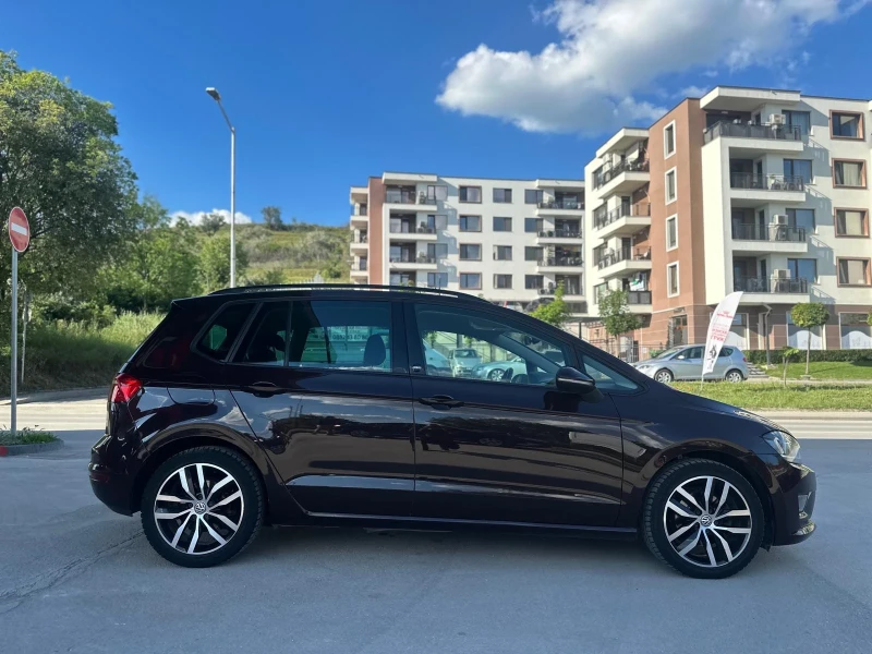 VW Golf СпортВан дистроник автомат, снимка 11 - Автомобили и джипове - 51909212