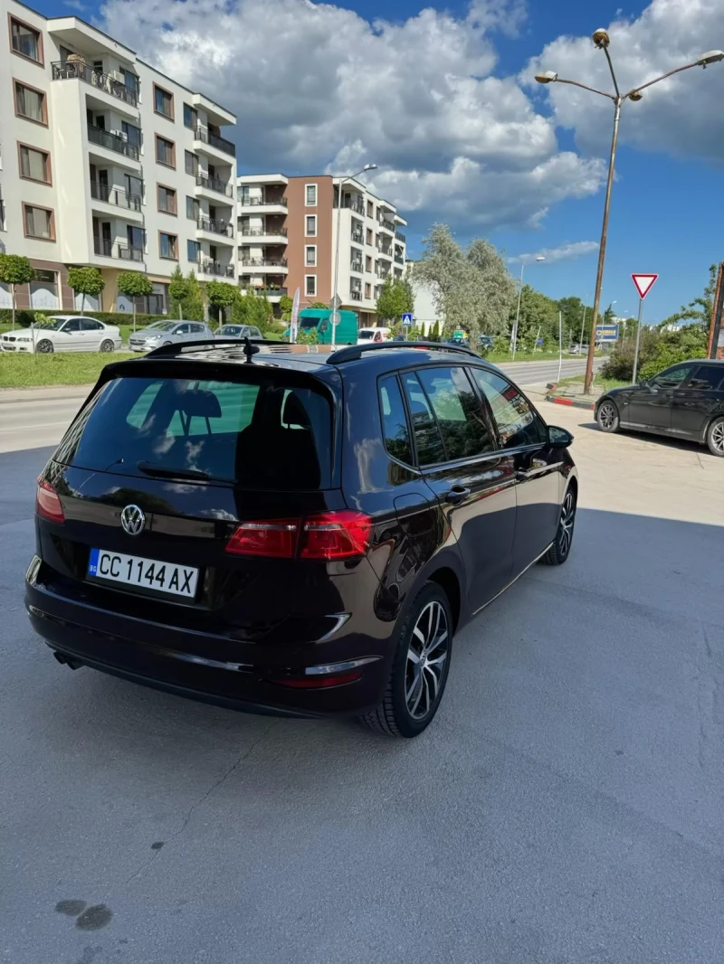 VW Golf СпортВан дистроник автомат, снимка 10 - Автомобили и джипове - 51909212