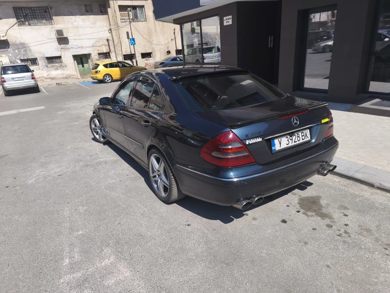 Mercedes-Benz E 320, снимка 8 - Автомобили и джипове - 52249800