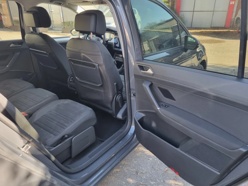 VW Touran, снимка 9 - Автомобили и джипове - 52437956