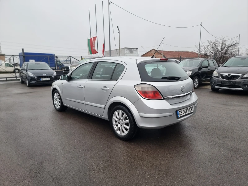 Opel Astra 1.7CDTI, снимка 4 - Автомобили и джипове - 53041221