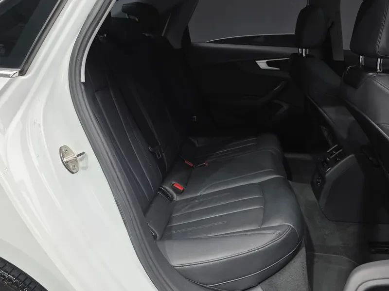 Audi A4 2.0 TDI, снимка 12 - Автомобили и джипове - 54144424