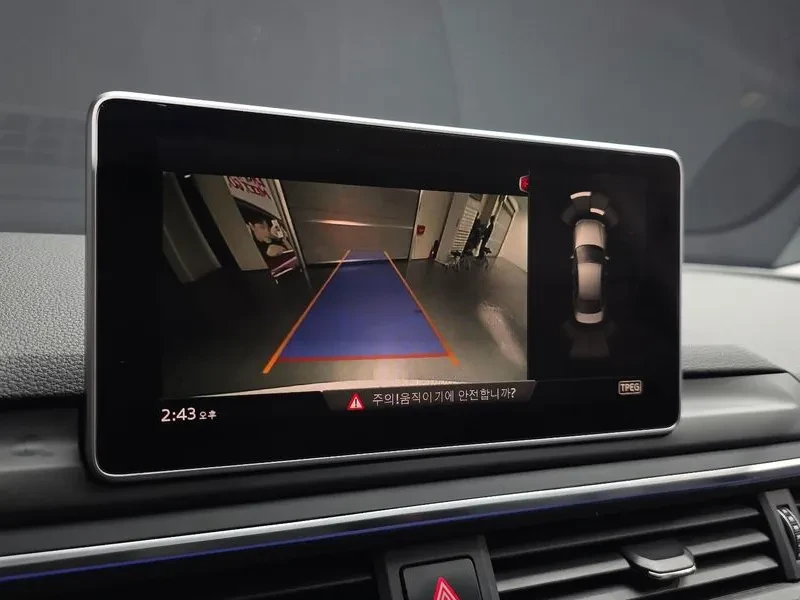 Audi A4 2.0 TDI, снимка 15 - Автомобили и джипове - 54144424