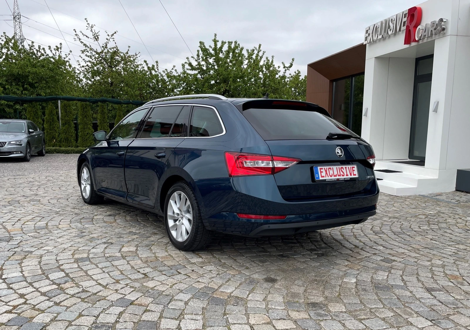 Skoda Superb 2.0 TDI DISTRONIC - изображение 4