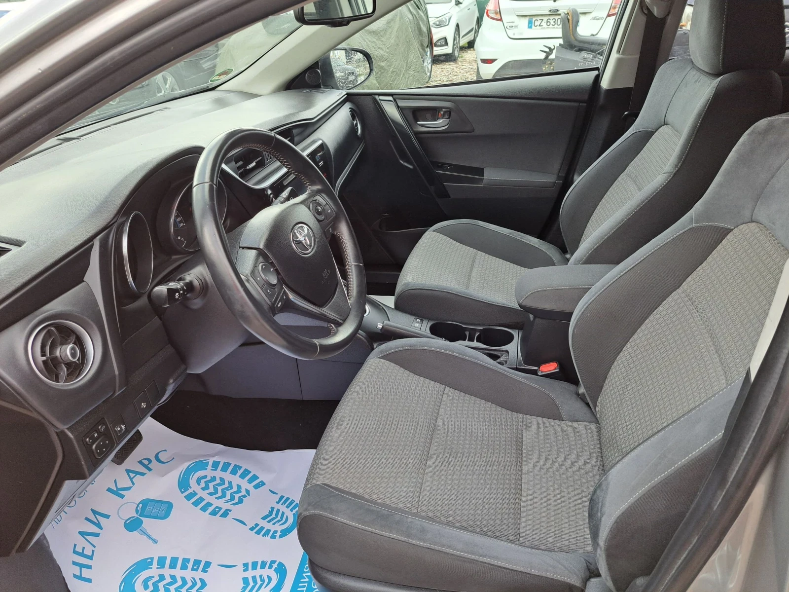 Toyota Auris 1.8 HYBRID - изображение 9