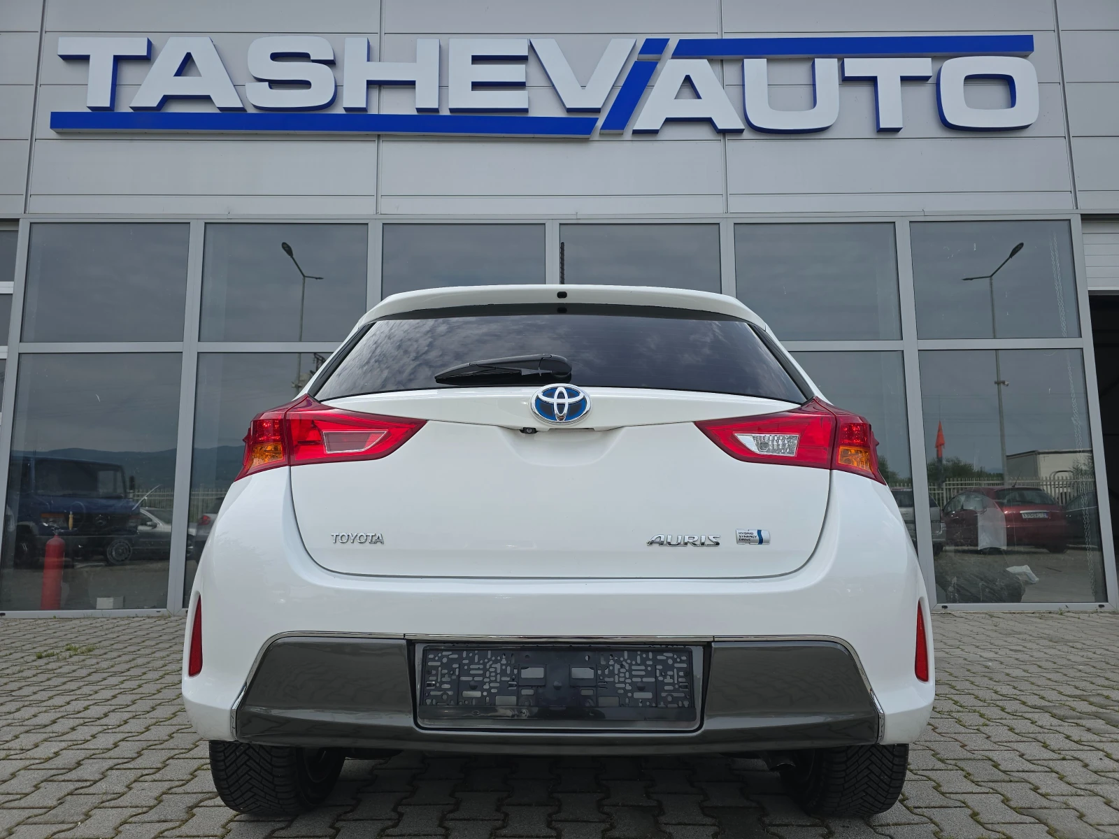 Toyota Auris 1.8 HYBRID!!KAMEРА!! - изображение 7