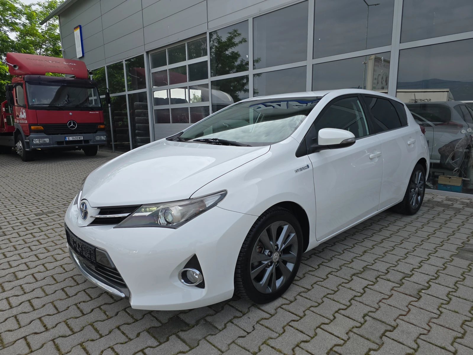 Toyota Auris 1.8 HYBRID!!KAMEРА!! - изображение 5