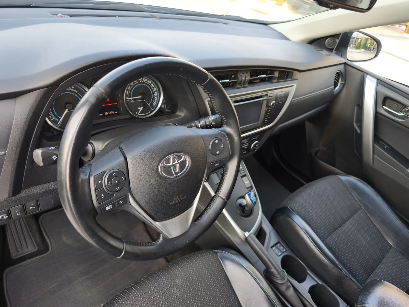 Toyota Auris 1.8HYBRID LOUNGE FULL SERVICE IN TOYOTA NEW  - изображение 7