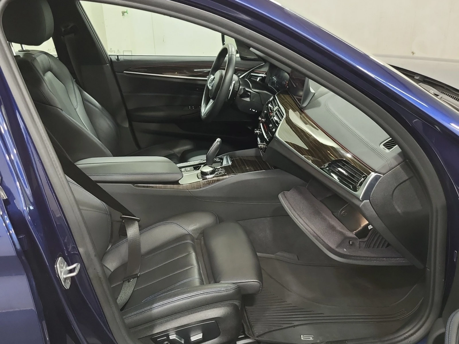 BMW 540 XDRIVE * * CARFAX * * АВТО КРЕДИТ * *  - изображение 9