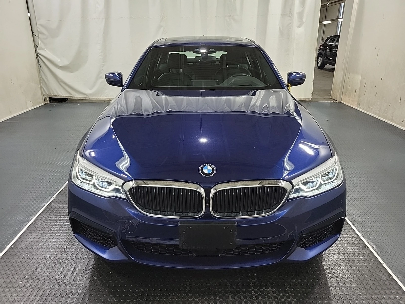 BMW 540 XDRIVE * * CARFAX * * АВТО КРЕДИТ * *  - изображение 3