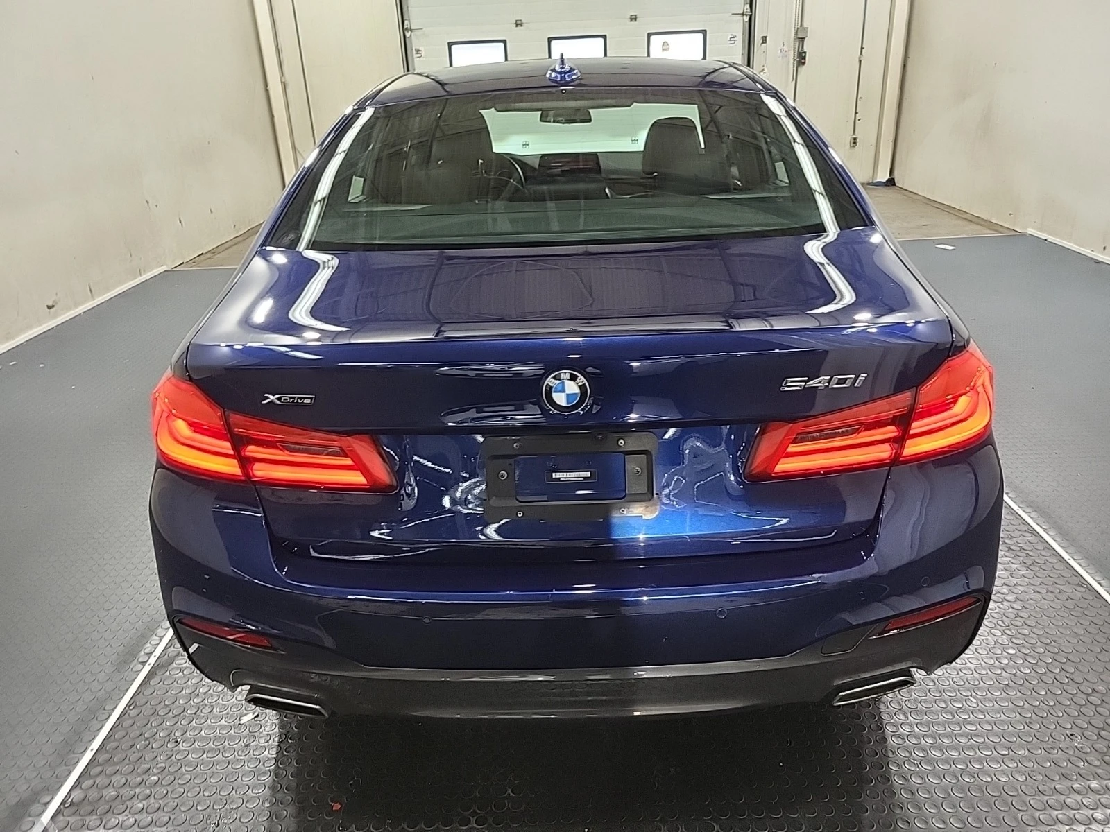 BMW 540 XDRIVE * * CARFAX * * АВТО КРЕДИТ * *  - изображение 4