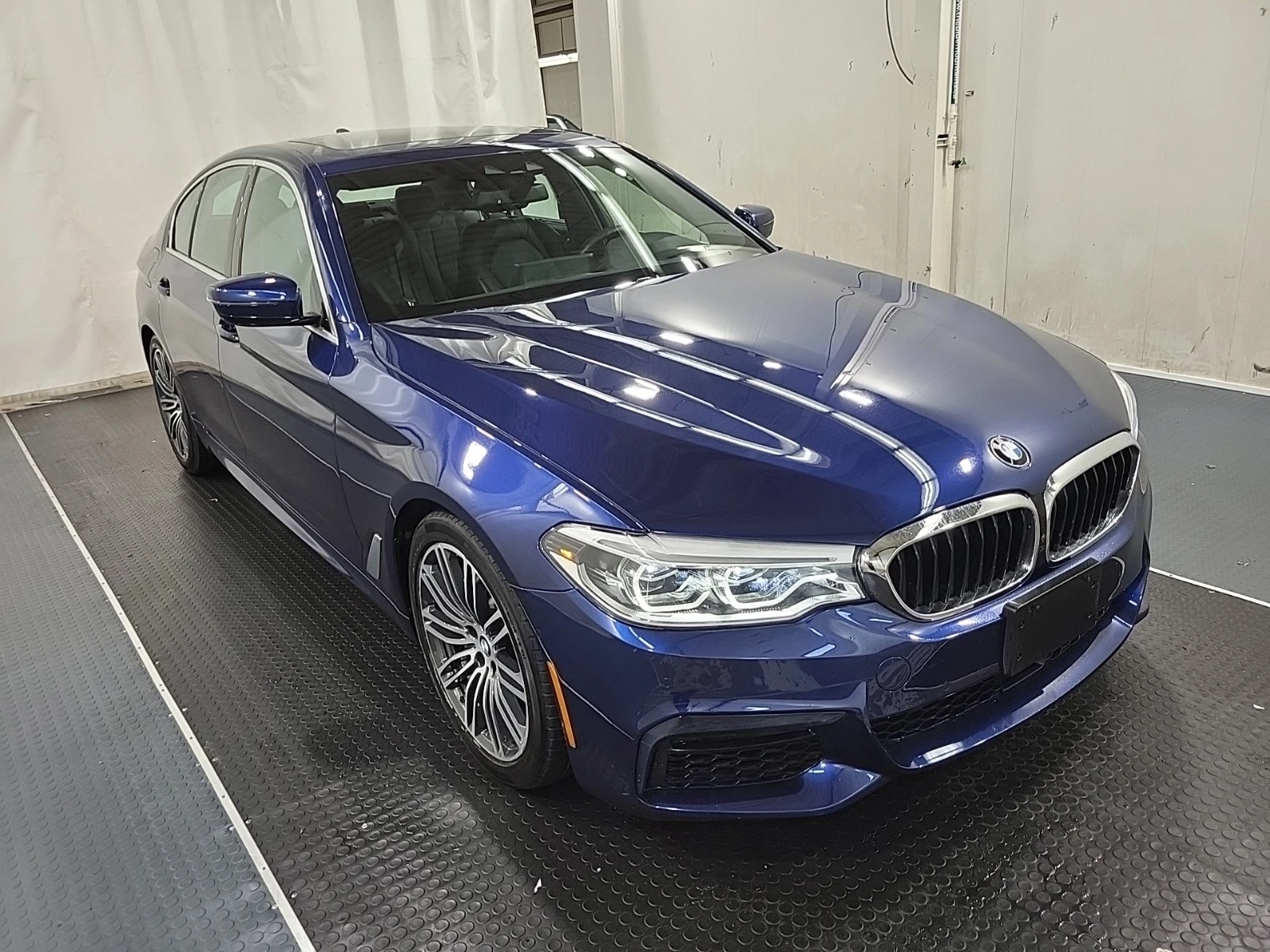 BMW 540 XDRIVE * * CARFAX * * АВТО КРЕДИТ * *  - изображение 2