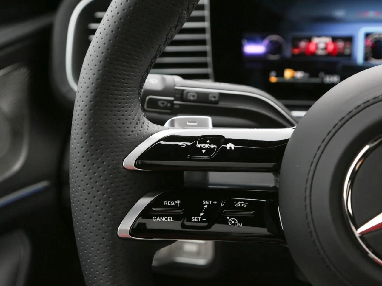 Mercedes-Benz GLE 450 d* 4M* AMG* PANO* DISTR* HEAD-UP* NIGHT* 360CAM*  - изображение 9