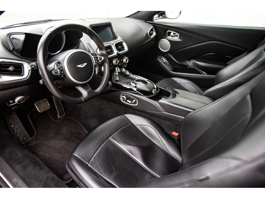 Aston Martin V8 Vantage TWIN TURBO COUPE/ АВТОКРЕДИТИРАНЕ - изображение 10