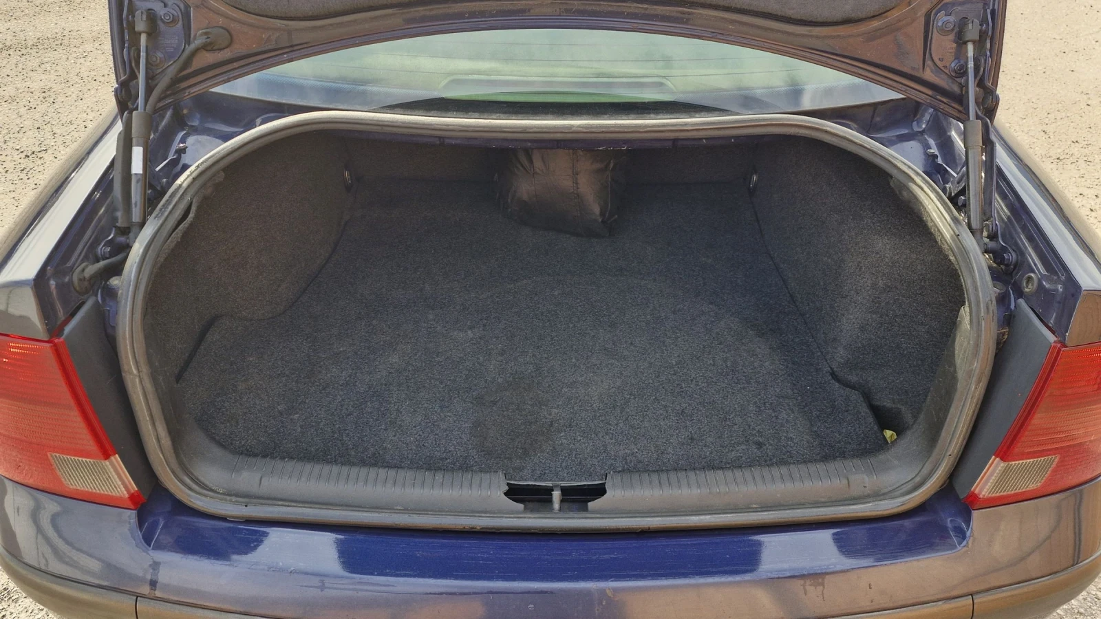 VW Passat, снимка 10 - Автомобили и джипове - 53994094