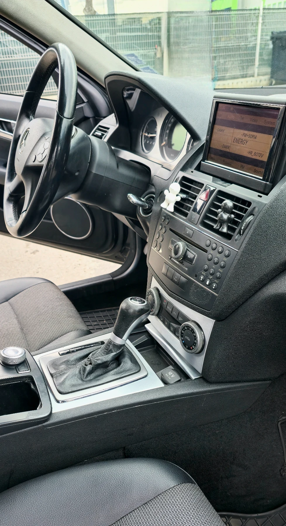 Mercedes-Benz C 320, снимка 9 - Автомобили и джипове - 54010339