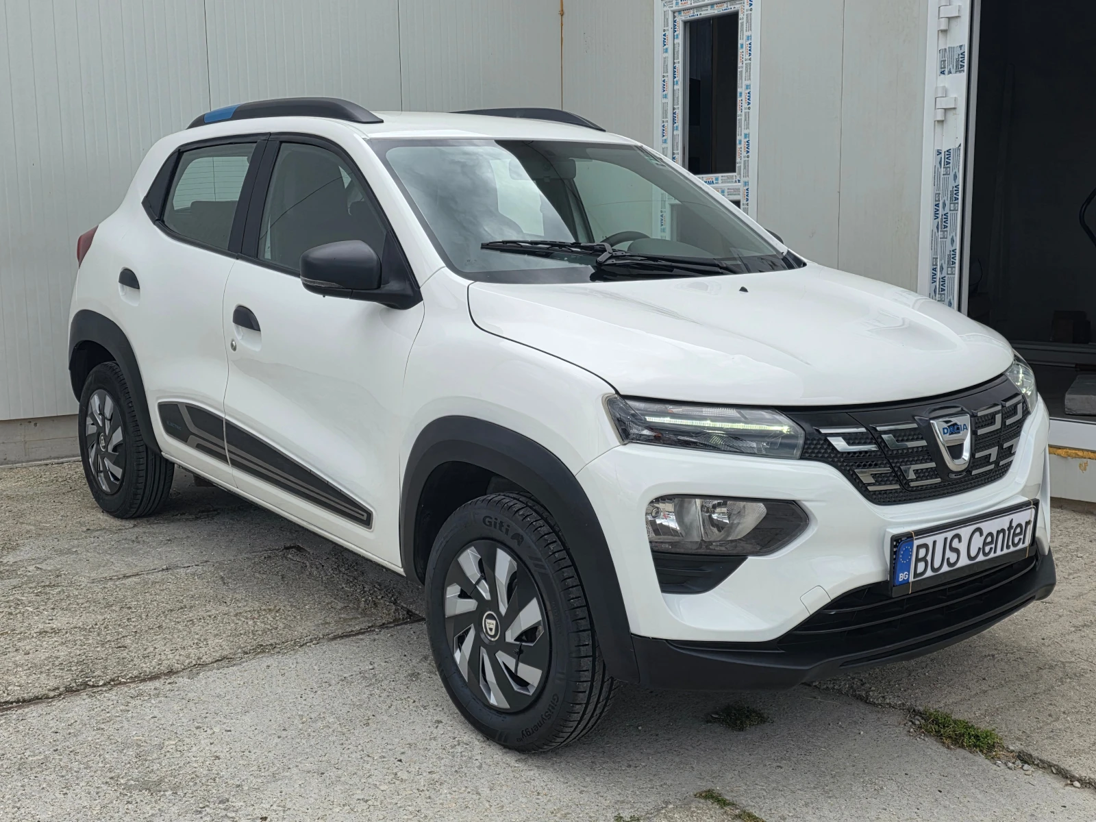 Dacia Spring Comfort 33Kwh, снимка 3 - Автомобили и джипове - 54887040