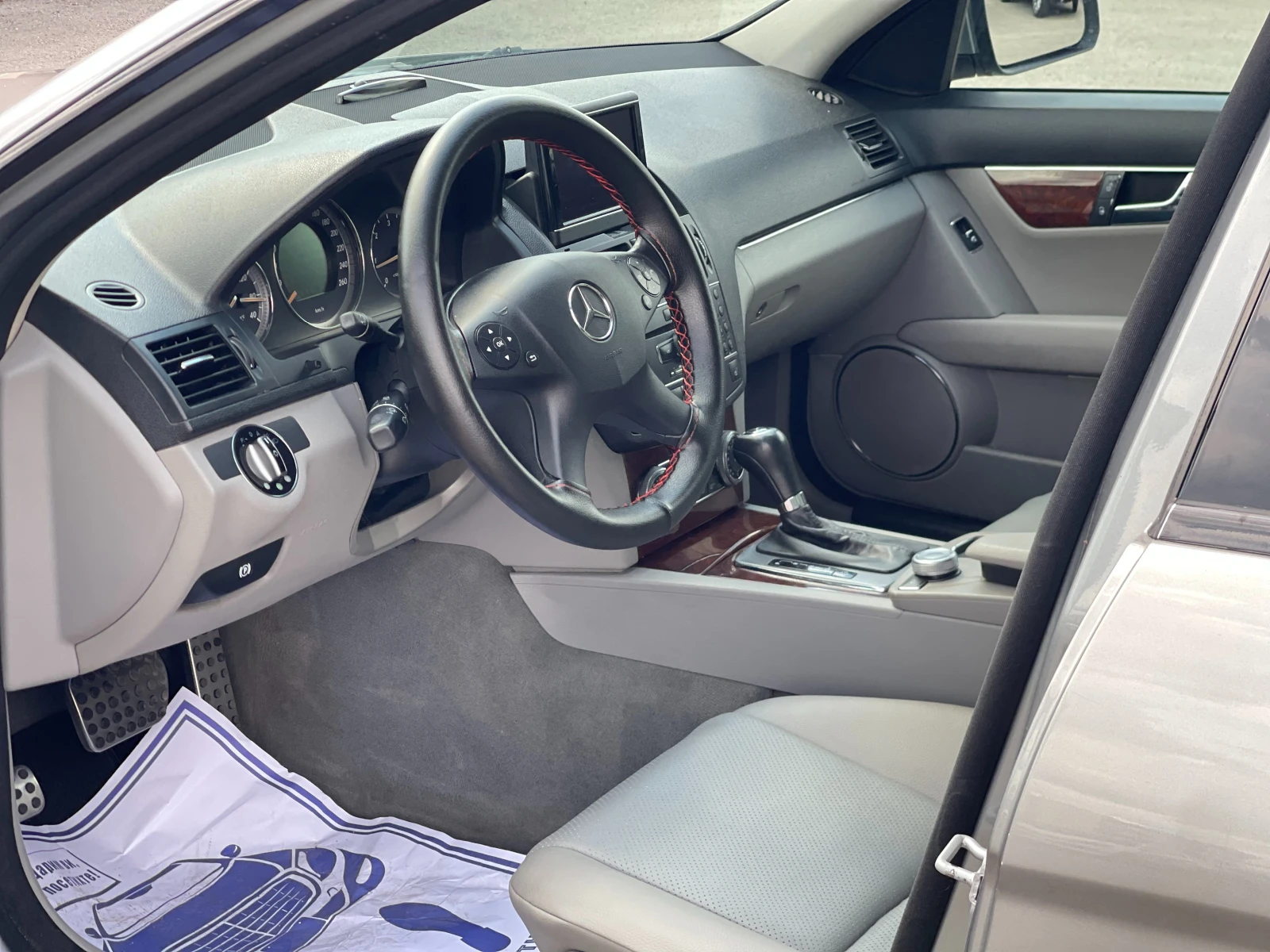 Mercedes-Benz C 220 CDi Elegance, снимка 11 - Автомобили и джипове - 55274335