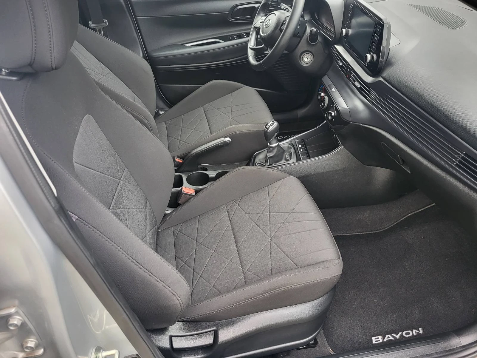 Hyundai Bayon 1.0 turbo hybrid, снимка 8 - Автомобили и джипове - 55354837